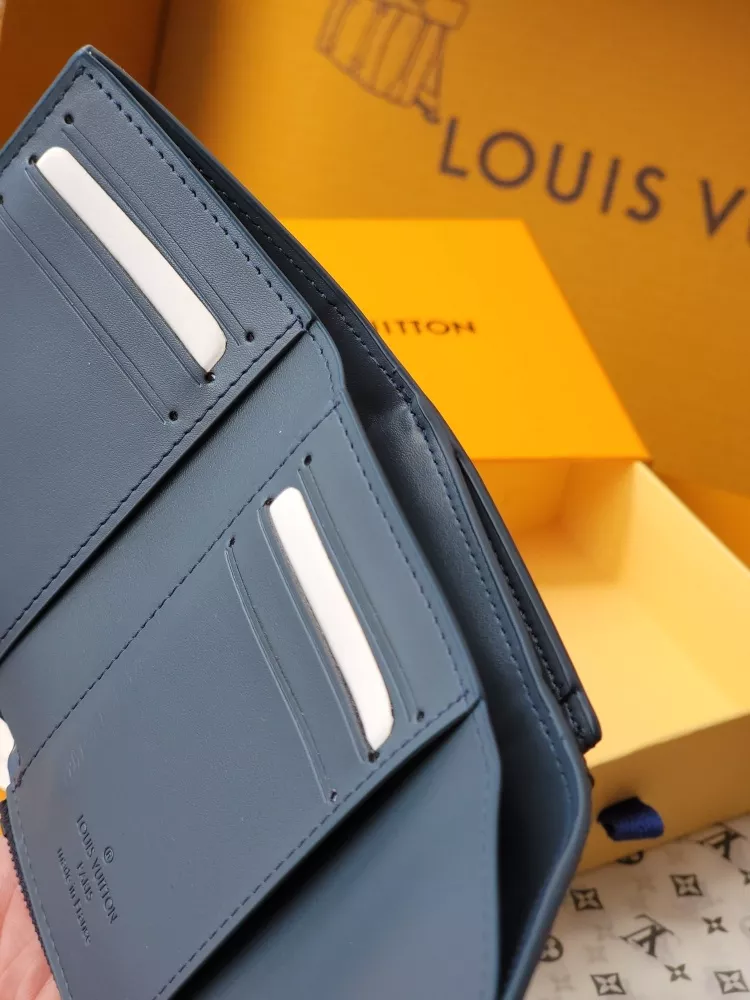 Louis Vuitton AAA Quality Card Case GoAnywhere 5303 - Image 5