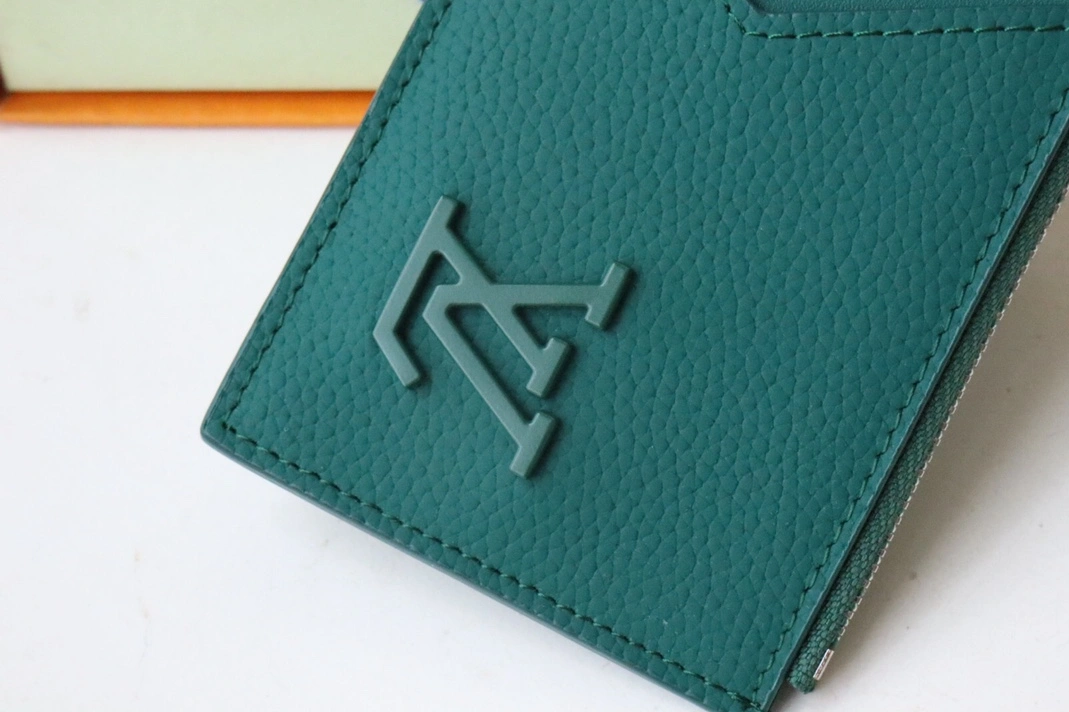 Louis Vuitton AAA Quality Card Case ModernLook 8308 - Image 3