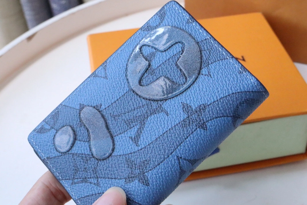 Louis Vuitton AAA Quality Card Case SmartChoice 3873 - Image 3