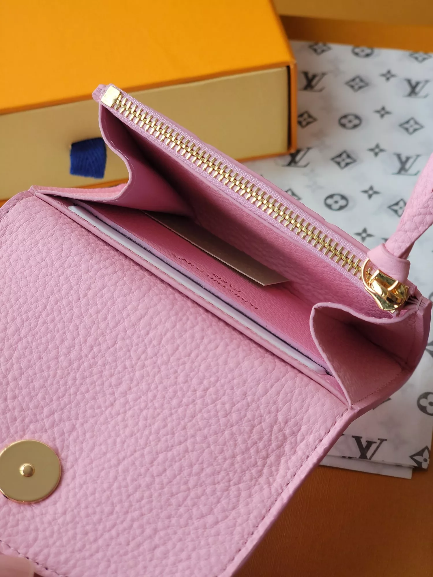 Louis Vuitton AAA Quality Card Case Soft 4463 - Image 5