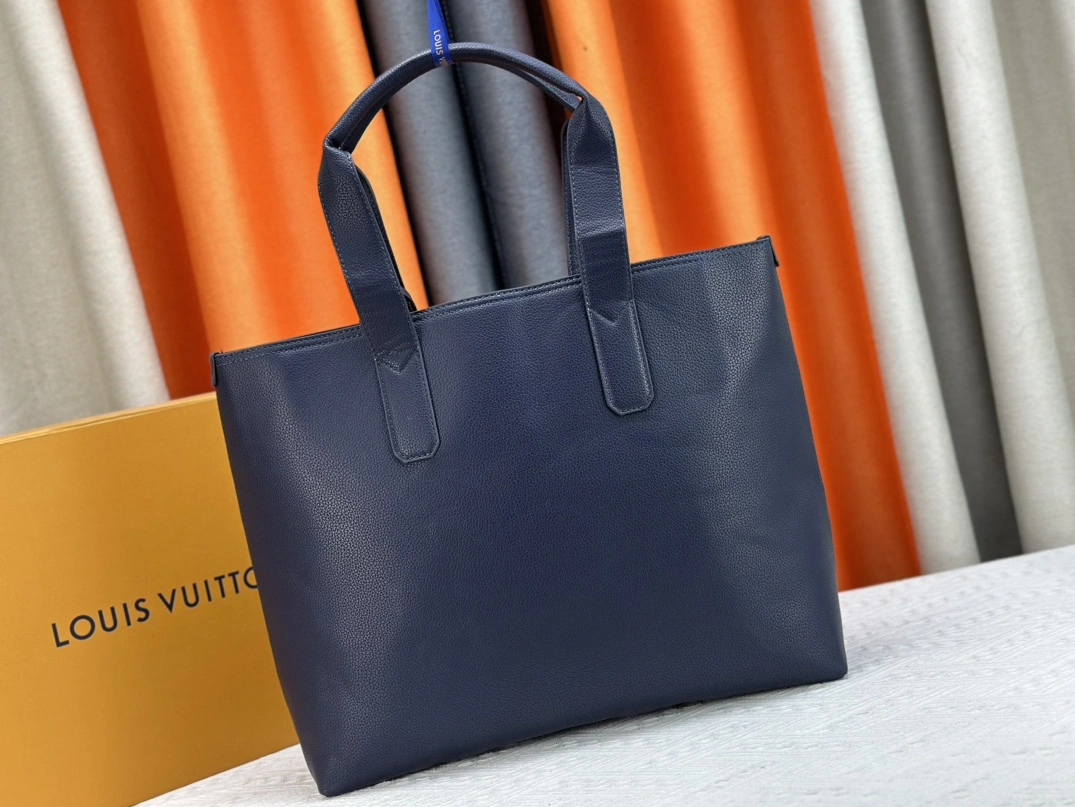 Louis Vuitton AAA Quality Handbags For Unisex Timeless 1521 - Image 4