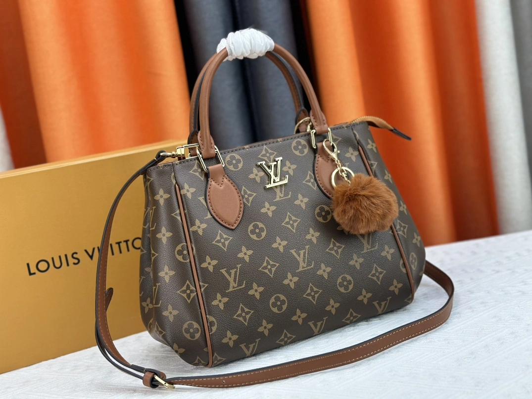 Louis Vuitton AAA Quality Handbags For Women Durable 2308
