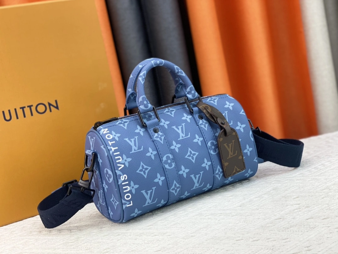 Louis Vuitton AAA Quality Handbags For Women EyeCatching 543