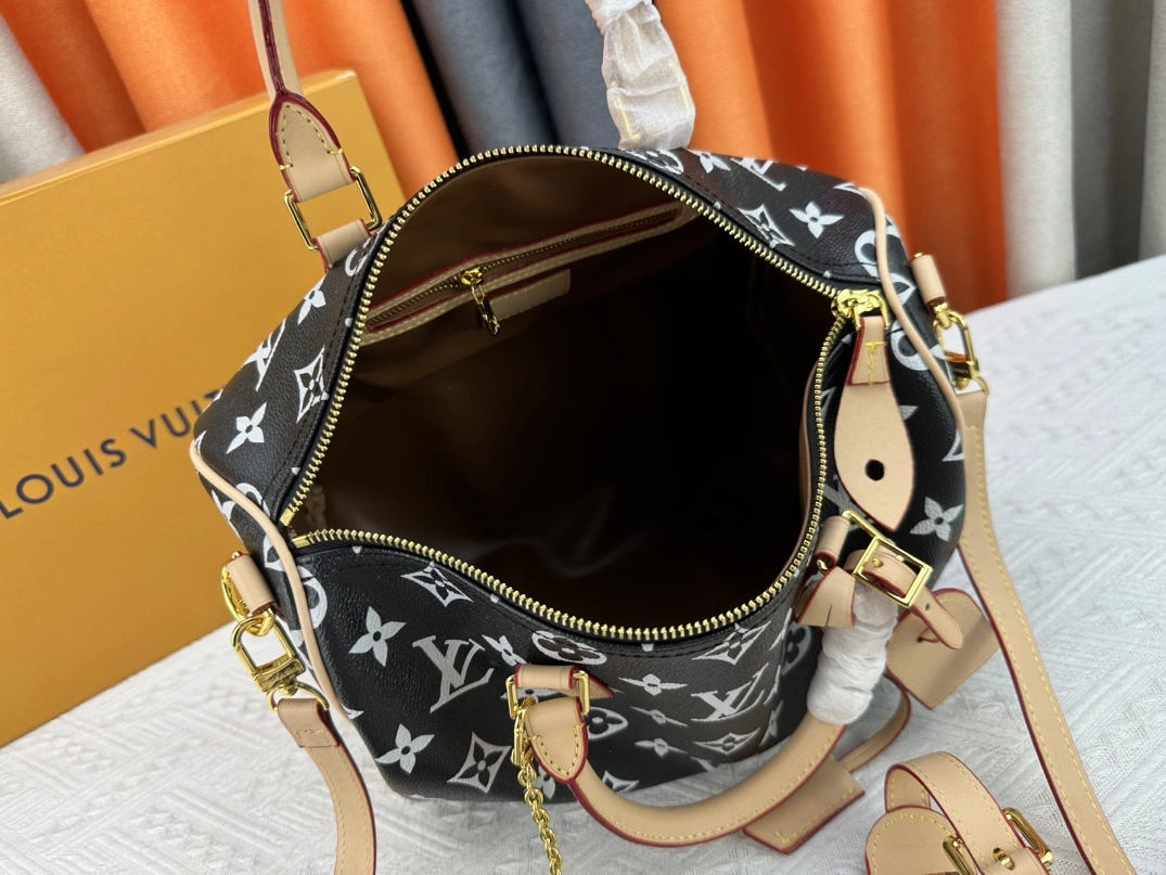 Louis Vuitton AAA Quality Handbags For Women GoAnywhere 9695 - Image 8