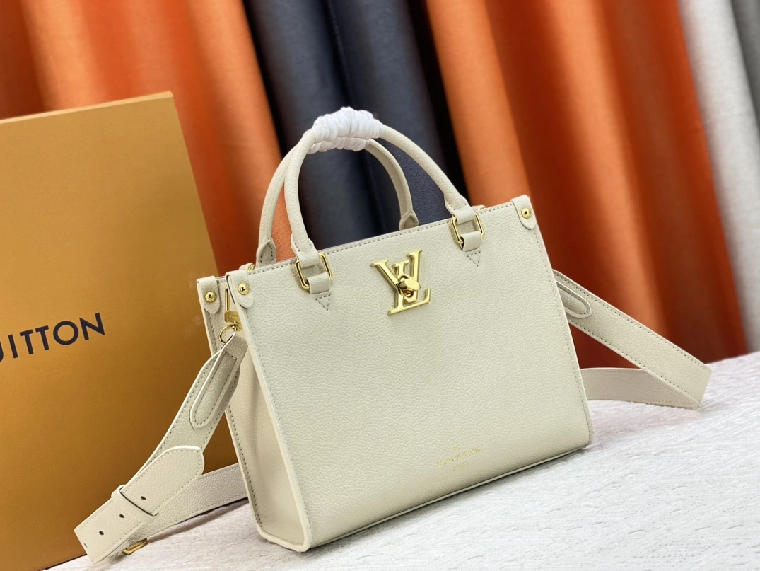 Louis Vuitton AAA Quality Handbags For Women SmartChoice 6373