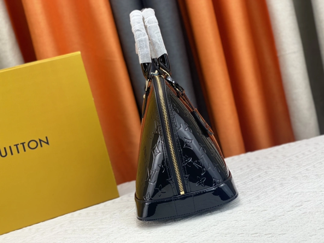 Louis Vuitton AAA Quality Handbags For Women Sophisticated 9967