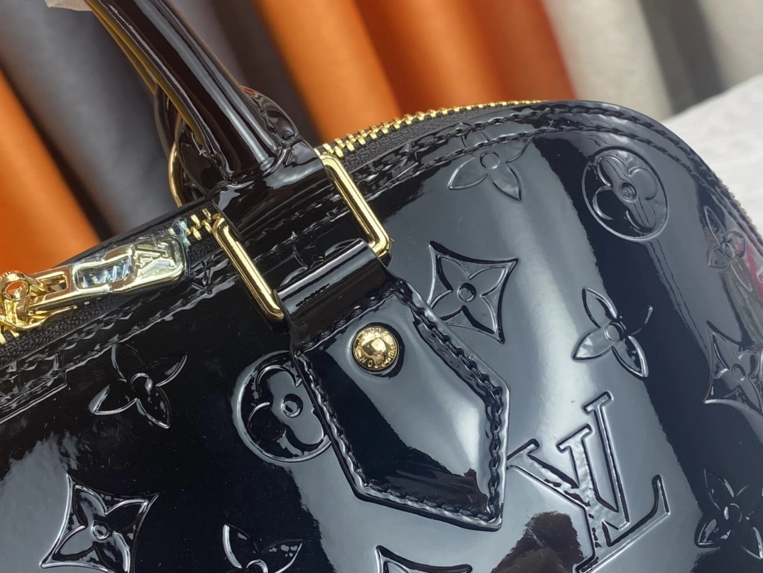 Louis Vuitton AAA Quality Handbags For Women Sophisticated 9967 - Image 5