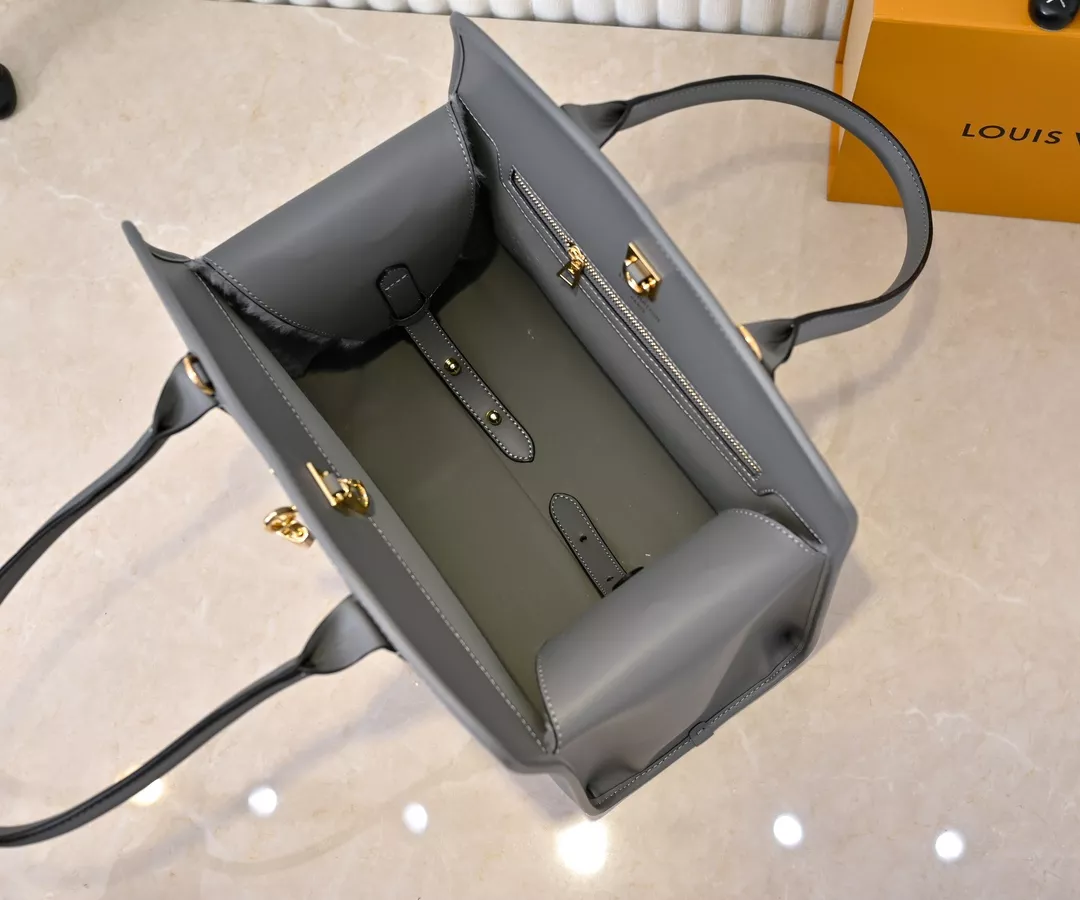 Louis Vuitton AAA Quality Handbags For Women Stylish 704 - Image 7