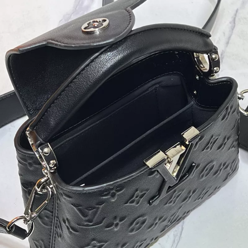 Louis Vuitton AAA Quality Handbags For Women WellDesigned 4617 - Image 8