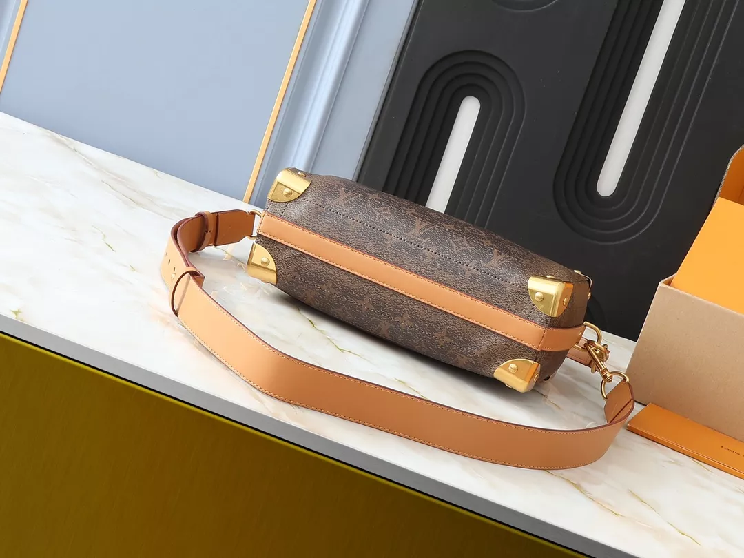 Louis Vuitton AAA Quality Messenger Bags For Unisex UrbanStyle 1088 - Image 4