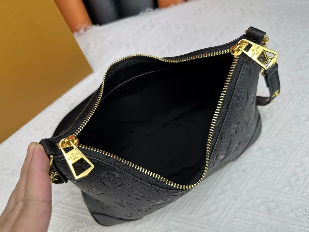 Louis Vuitton AAA Quality Messenger Bags For Women Affordable 5682 - Image 8