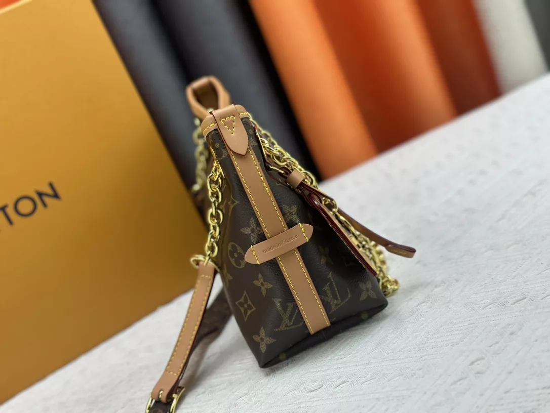 Louis Vuitton AAA Quality Messenger Bags For Women BestValue 5732