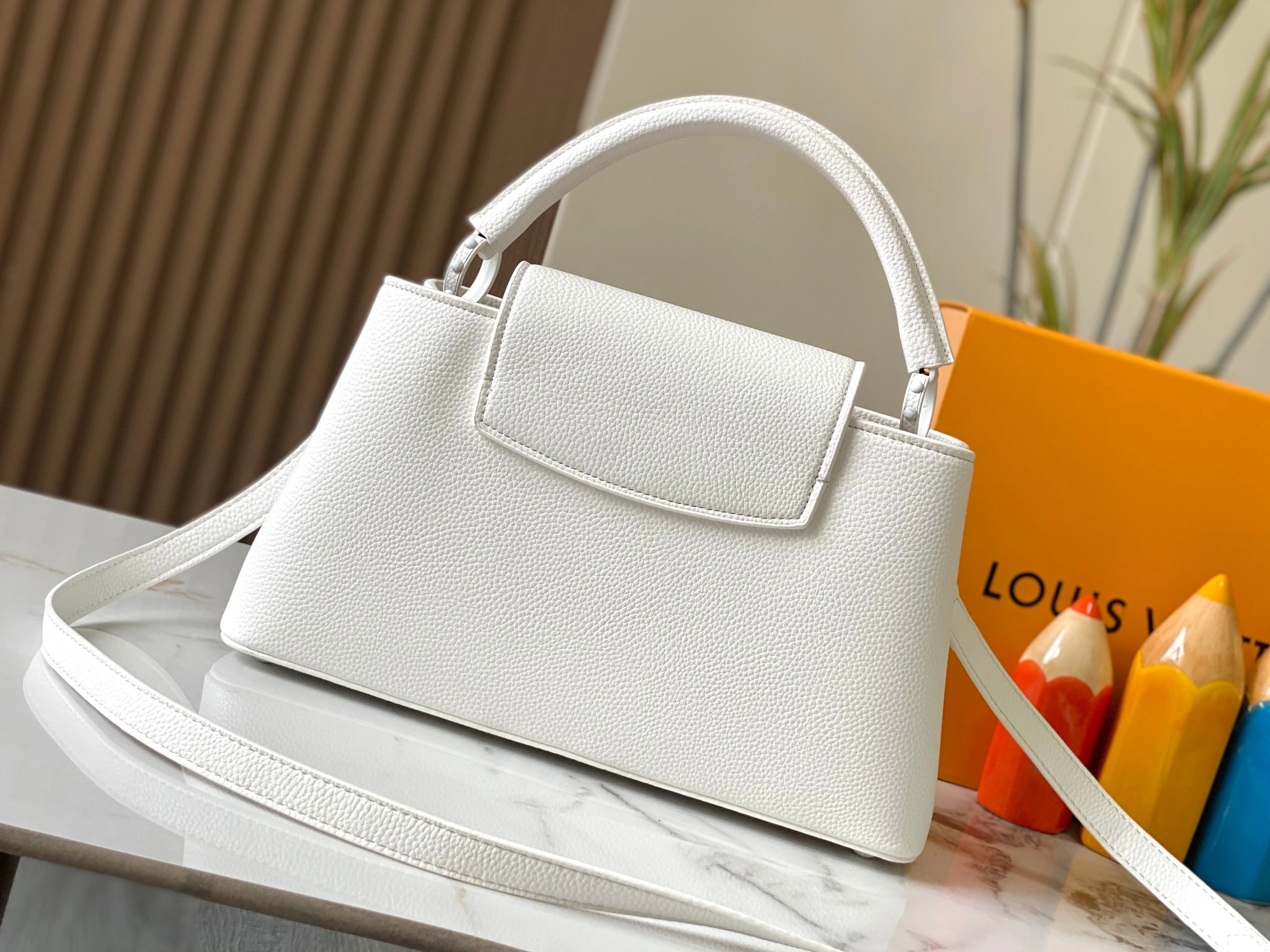 Louis Vuitton AAA Quality Messenger Bags For Women Breathable 4426 - Image 3