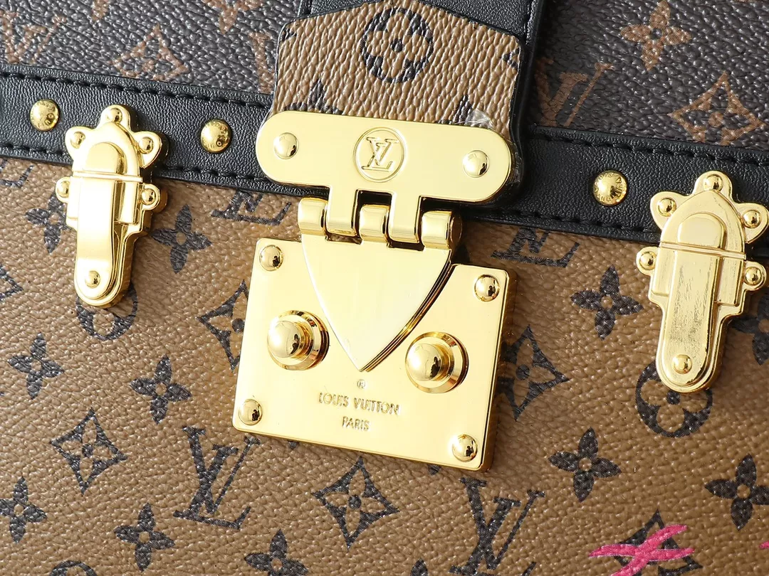 Louis Vuitton AAA Quality Messenger Bags For Women Comfortable 2409 - Image 5