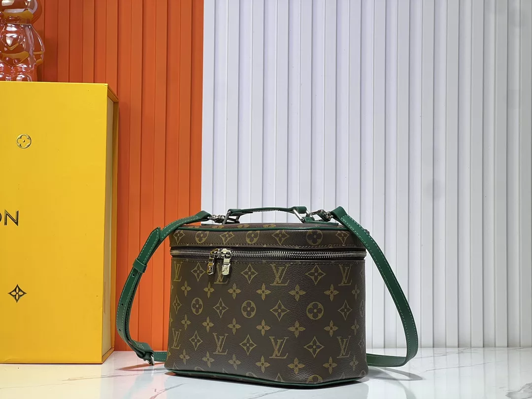 Louis Vuitton AAA Quality Messenger Bags For Women Comfortable 4854 - Image 3