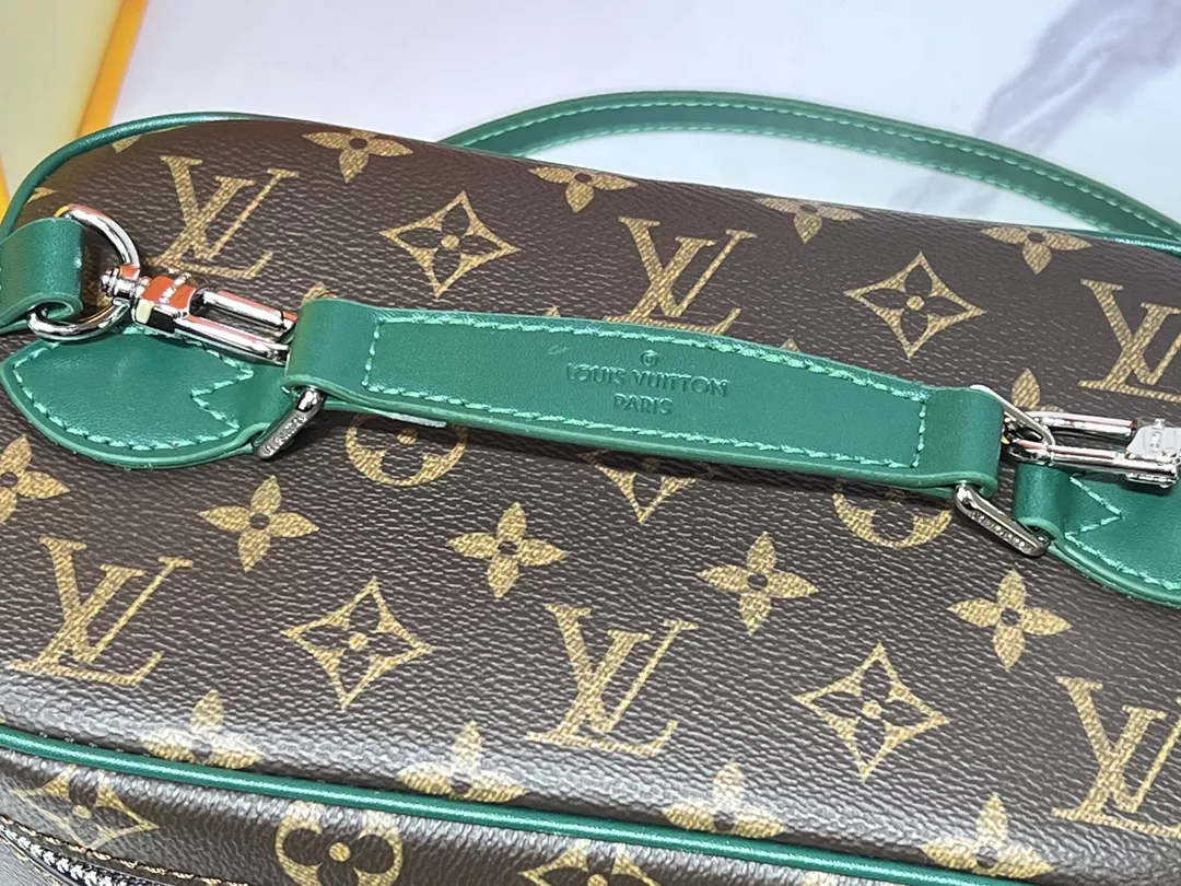 Louis Vuitton AAA Quality Messenger Bags For Women Comfortable 4854 - Image 6