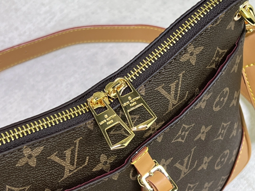 Louis Vuitton AAA Quality Messenger Bags For Women EasyMatch 7332 - Image 3