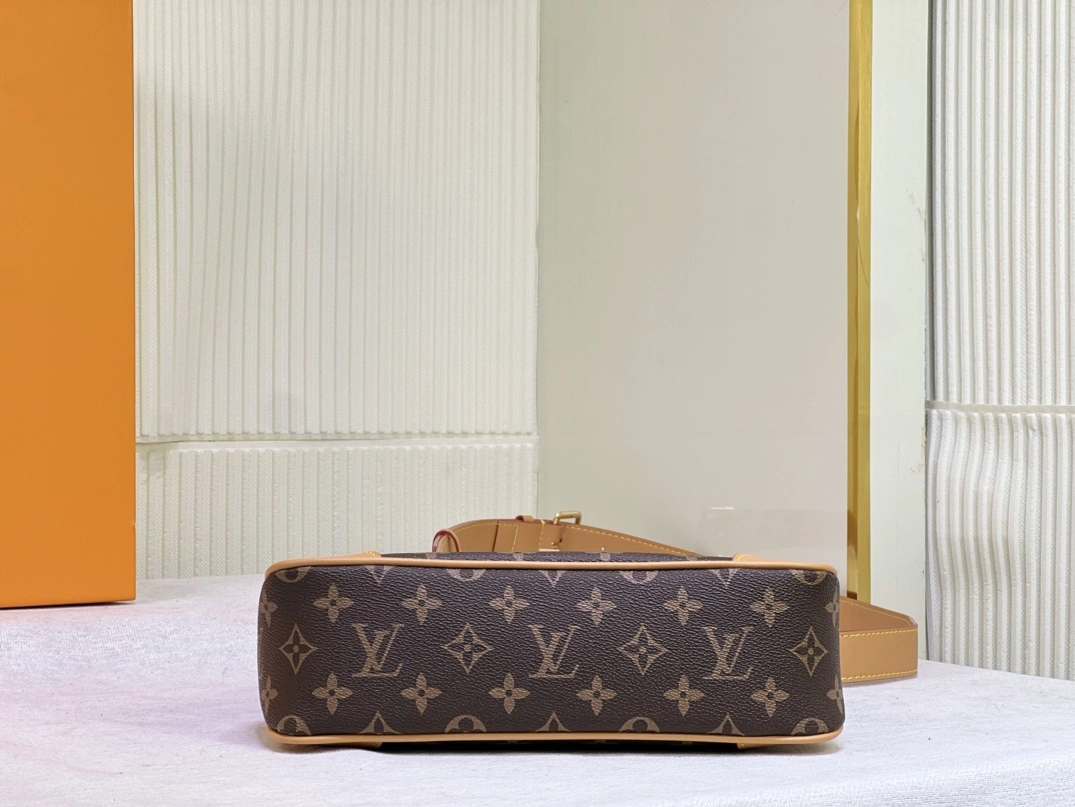 Louis Vuitton AAA Quality Messenger Bags For Women EasyMatch 7332 - Image 6