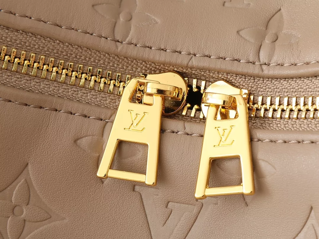 Louis Vuitton AAA Quality Messenger Bags For Women Elegant 3782 - Image 7