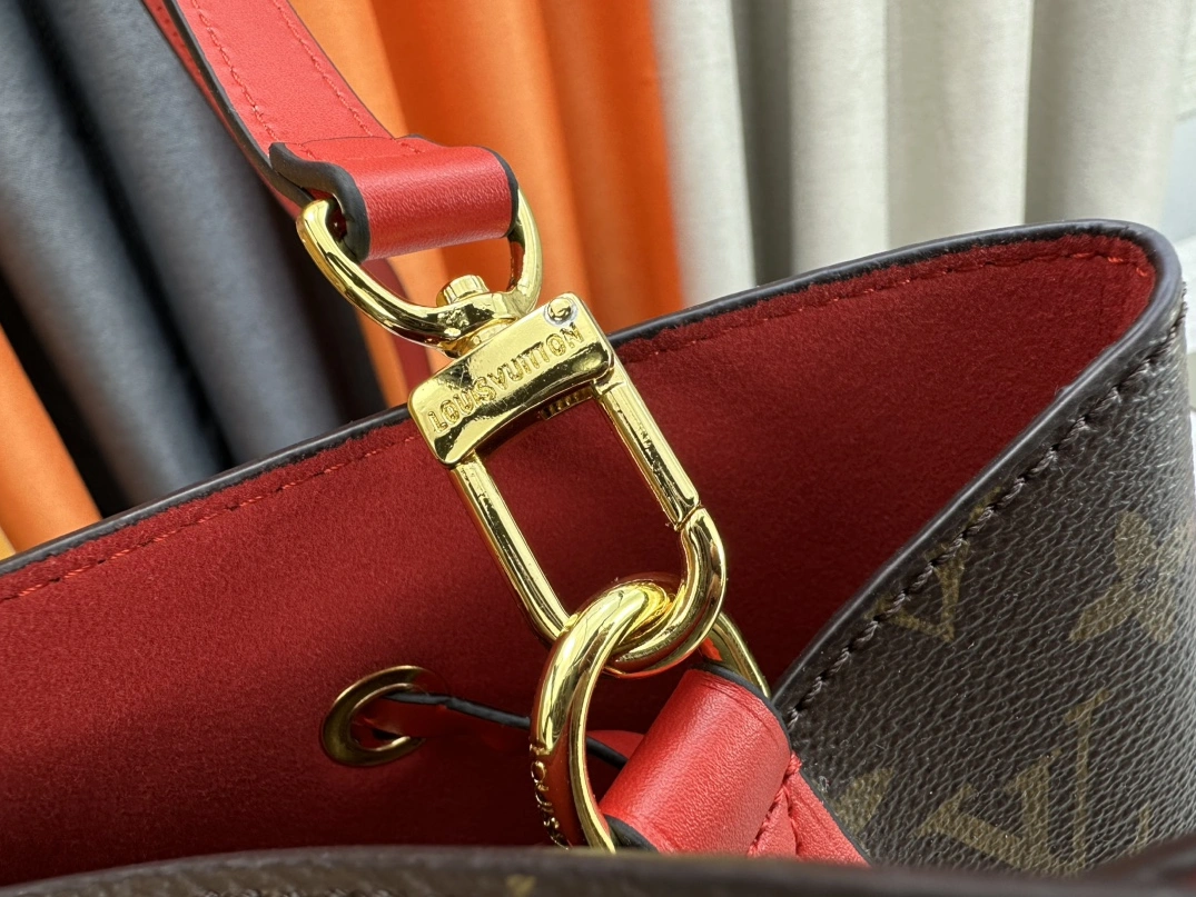 Louis Vuitton AAA Quality Messenger Bags For Women EyeCatching 7670 - Image 6