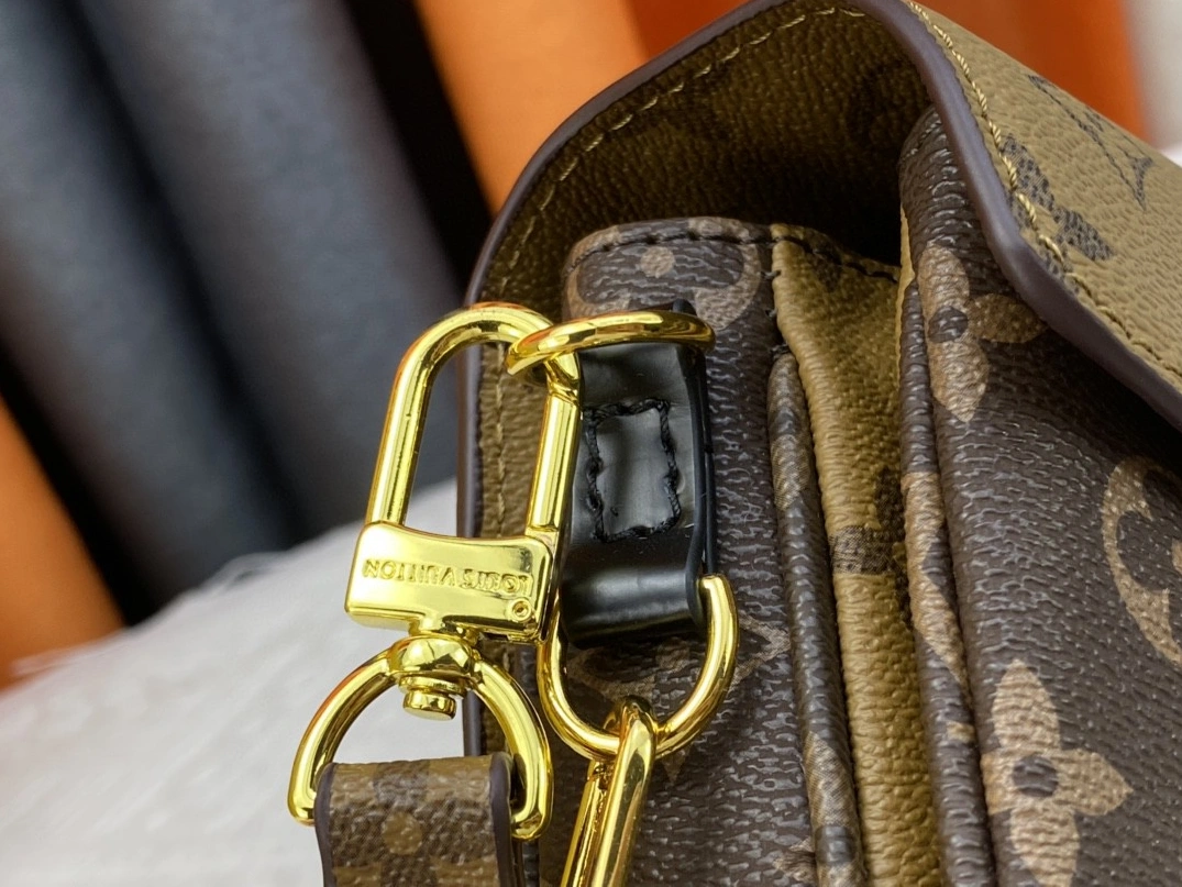 Louis Vuitton AAA Quality Messenger Bags For Women GoodFit 6689 - Image 7