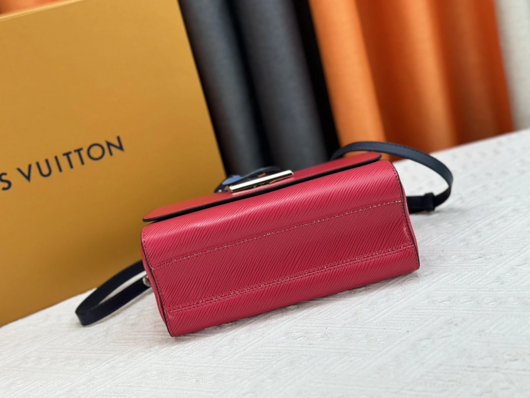 Louis Vuitton AAA Quality Messenger Bags For Women Lightweight 6062 - Image 5