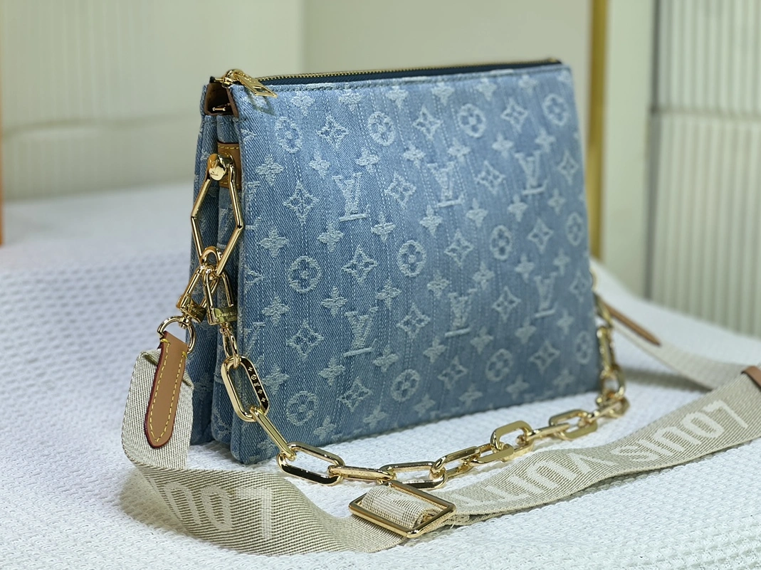 Louis Vuitton AAA Quality Messenger Bags For Women NewStyle 4755