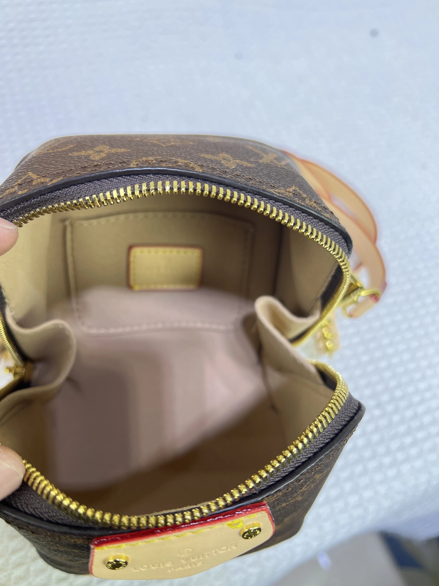 Louis Vuitton AAA Quality Messenger Bags For Women Refined 7449 - Image 7