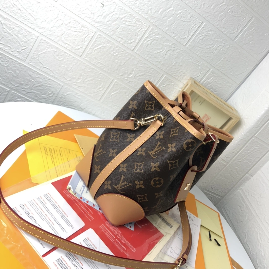 Louis Vuitton AAA Quality Messenger Bags For Women Reliable 2478 - Image 3