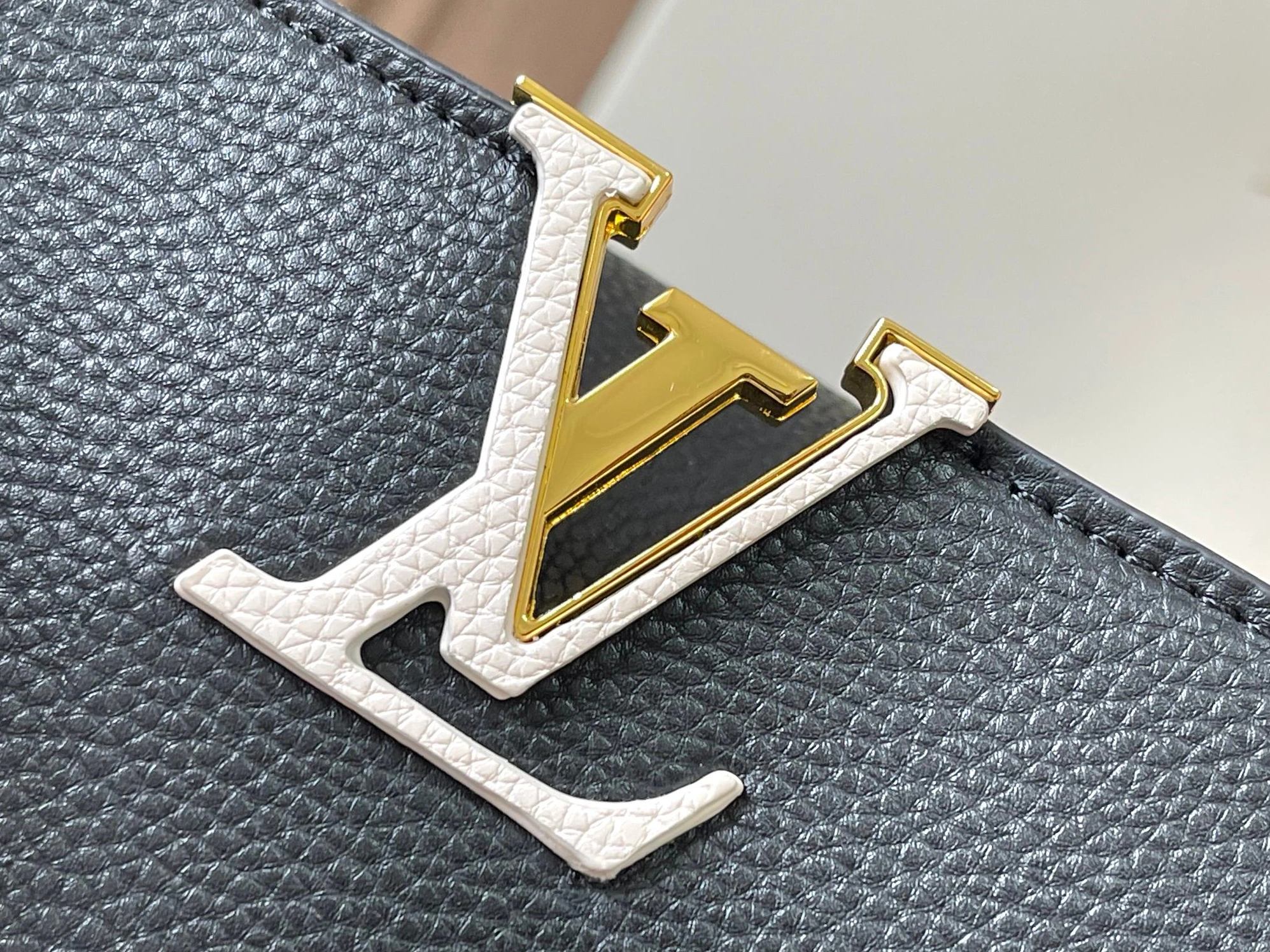 Louis Vuitton AAA Quality Messenger Bags For Women SportInspired 4665 - Image 5