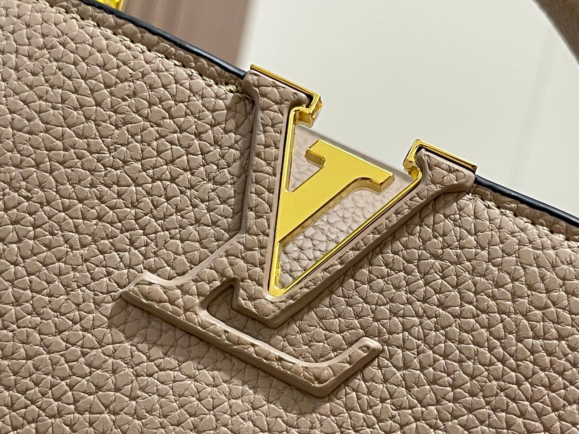 Louis Vuitton AAA Quality Messenger Bags For Women Unique 1924 - Image 4
