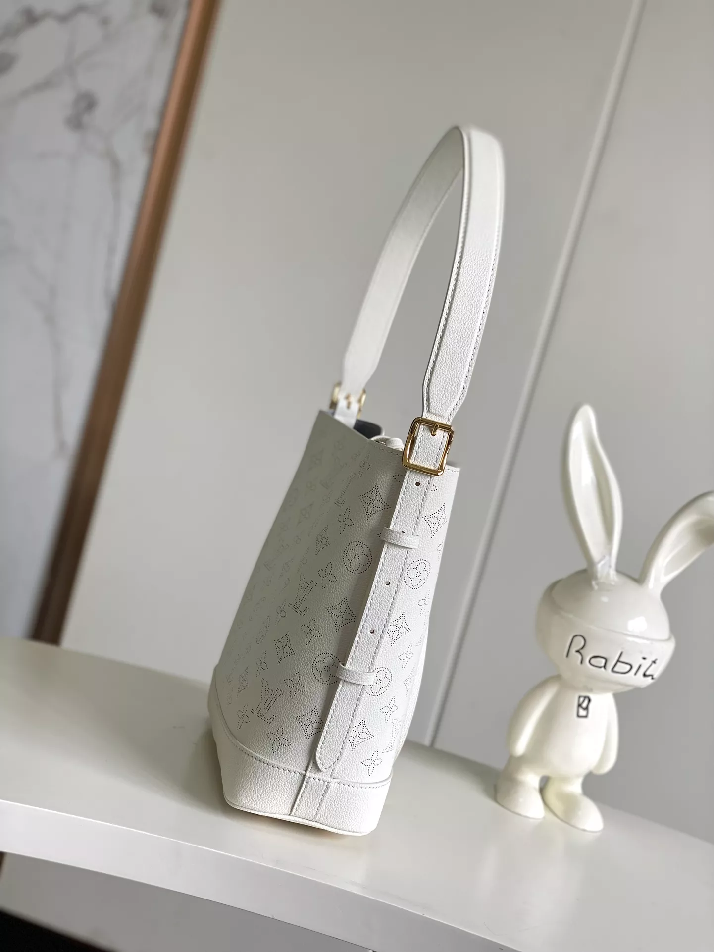 Louis Vuitton AAA Quality Shoulder Bags EyeCatching 9839