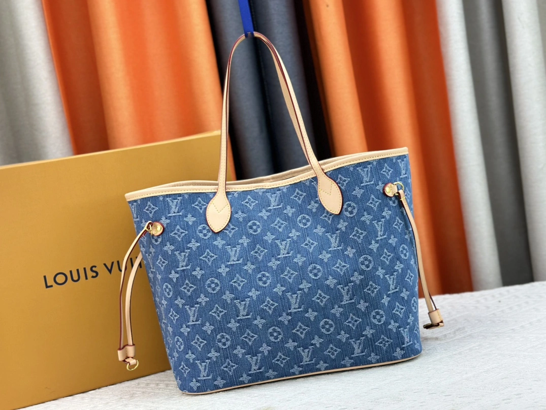 Louis Vuitton AAA Quality Shoulder Bags For Women AllSeason 4755