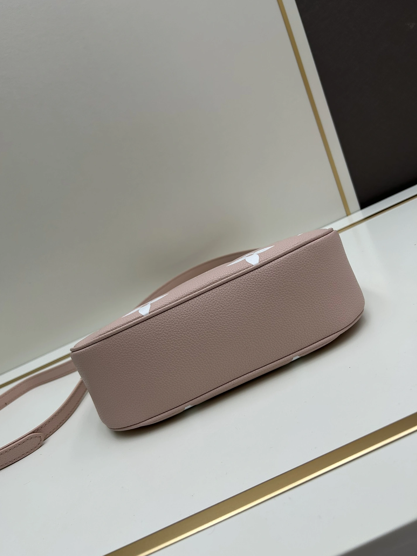 Louis Vuitton AAA Quality Shoulder Bags For Women Comfortable 2637 - Image 5