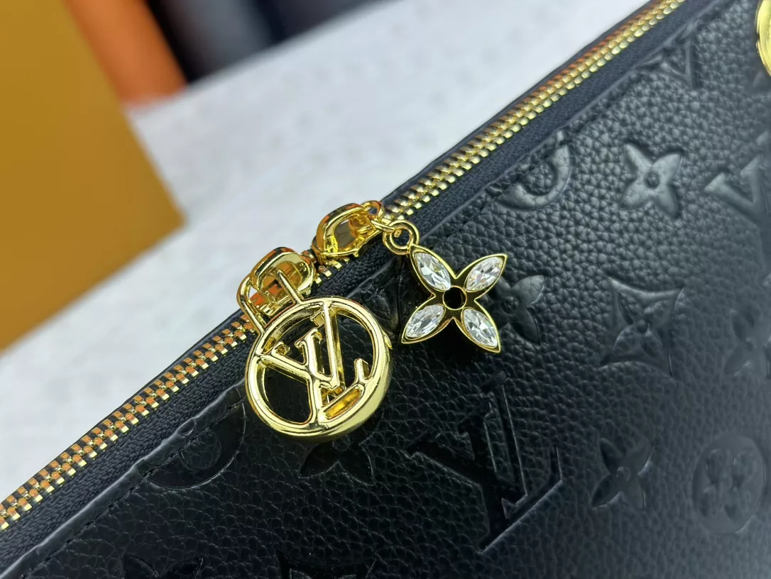 Louis Vuitton AAA Quality Shoulder Bags For Women Compact 2272 - Image 6