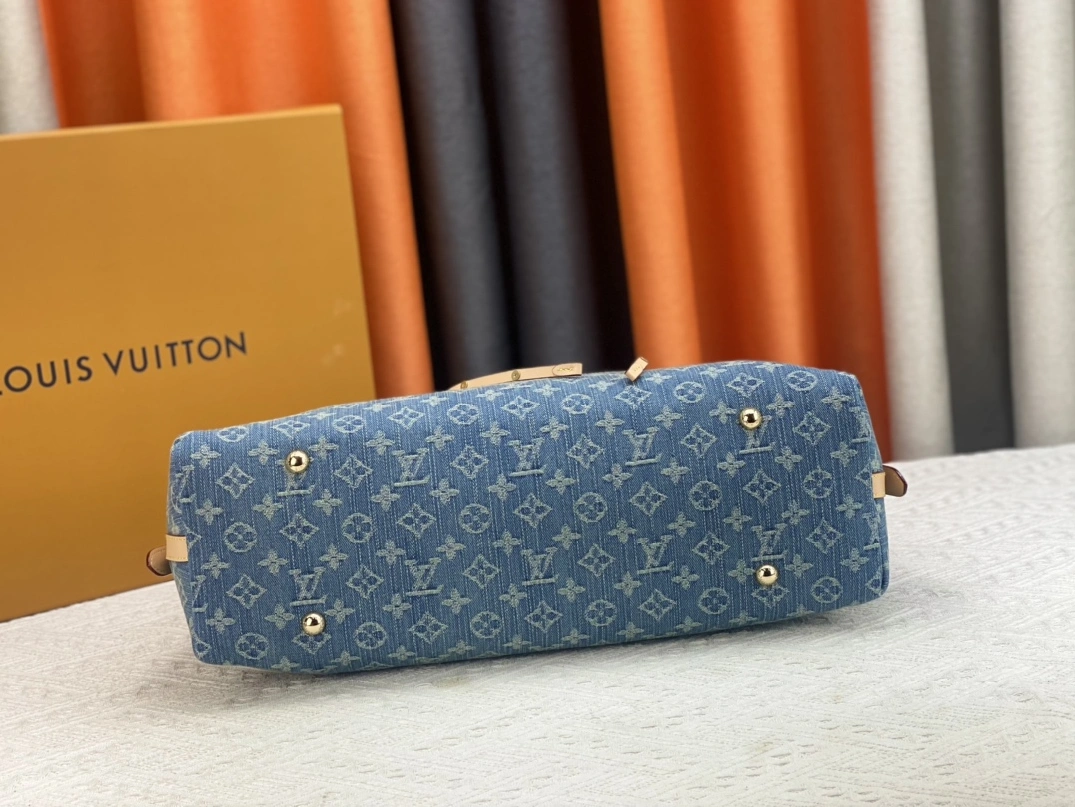 Louis Vuitton AAA Quality Shoulder Bags For Women Compact 6189 - Image 5