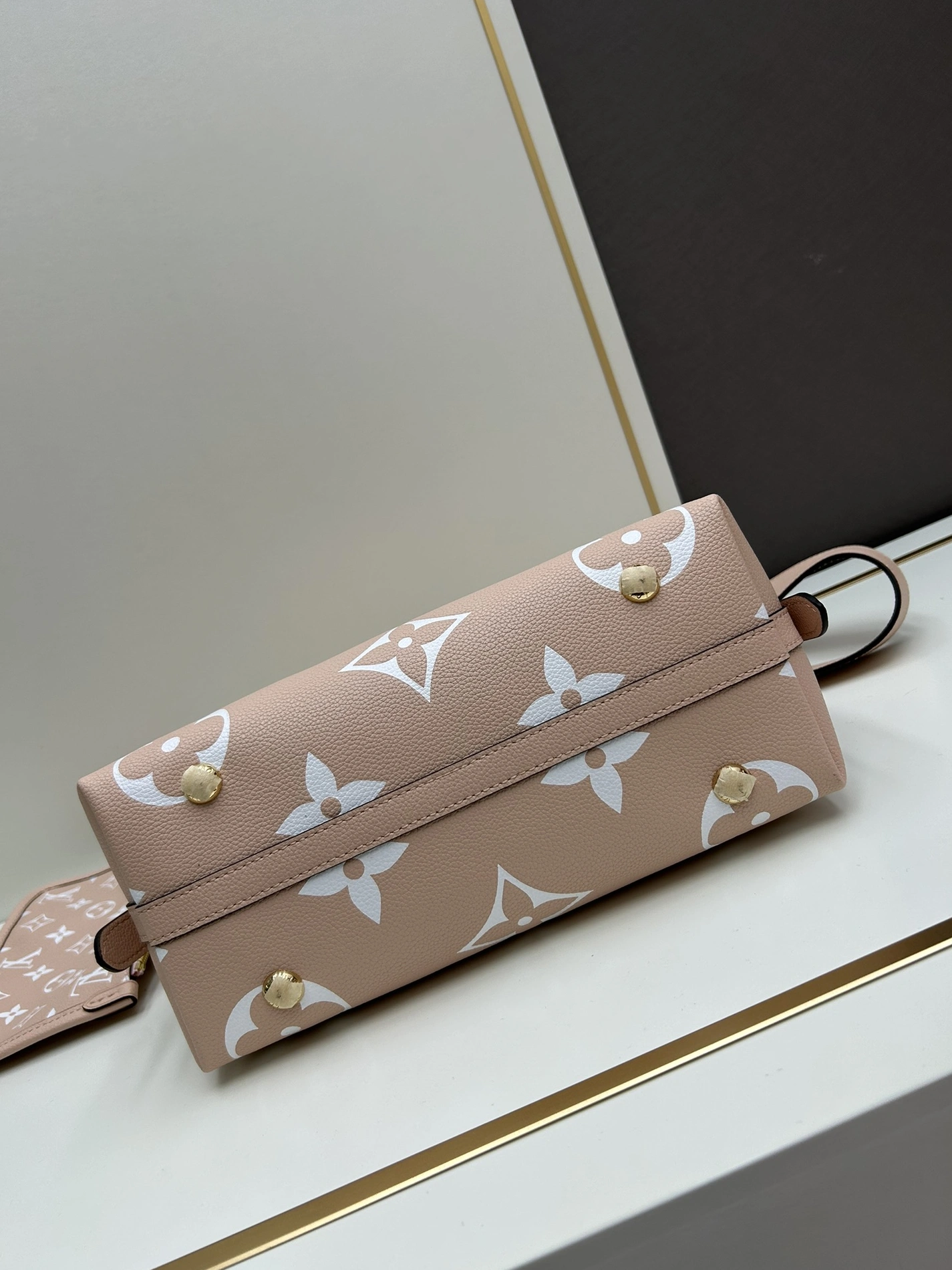 Louis Vuitton AAA Quality Shoulder Bags For Women Efficient 325 - Image 6