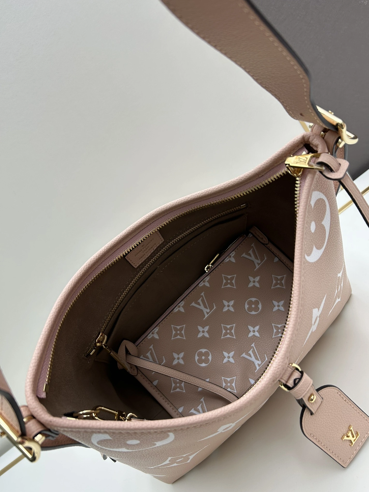 Louis Vuitton AAA Quality Shoulder Bags For Women Efficient 325 - Image 7