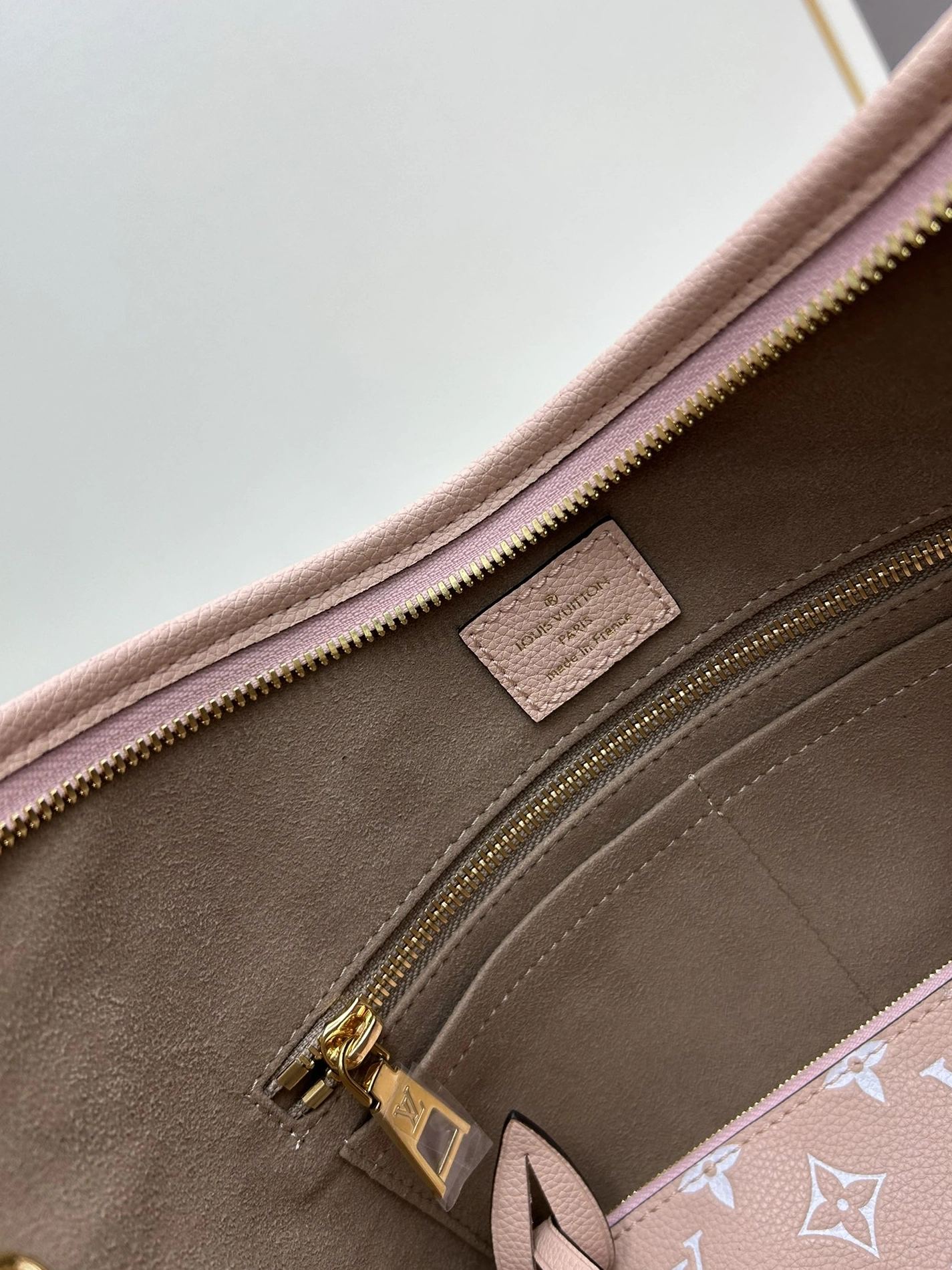 Louis Vuitton AAA Quality Shoulder Bags For Women Efficient 325 - Image 8