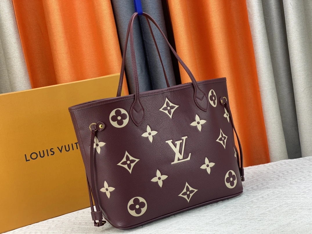 Louis Vuitton AAA Quality Shoulder Bags For Women GoAnywhere 299 - Image 3