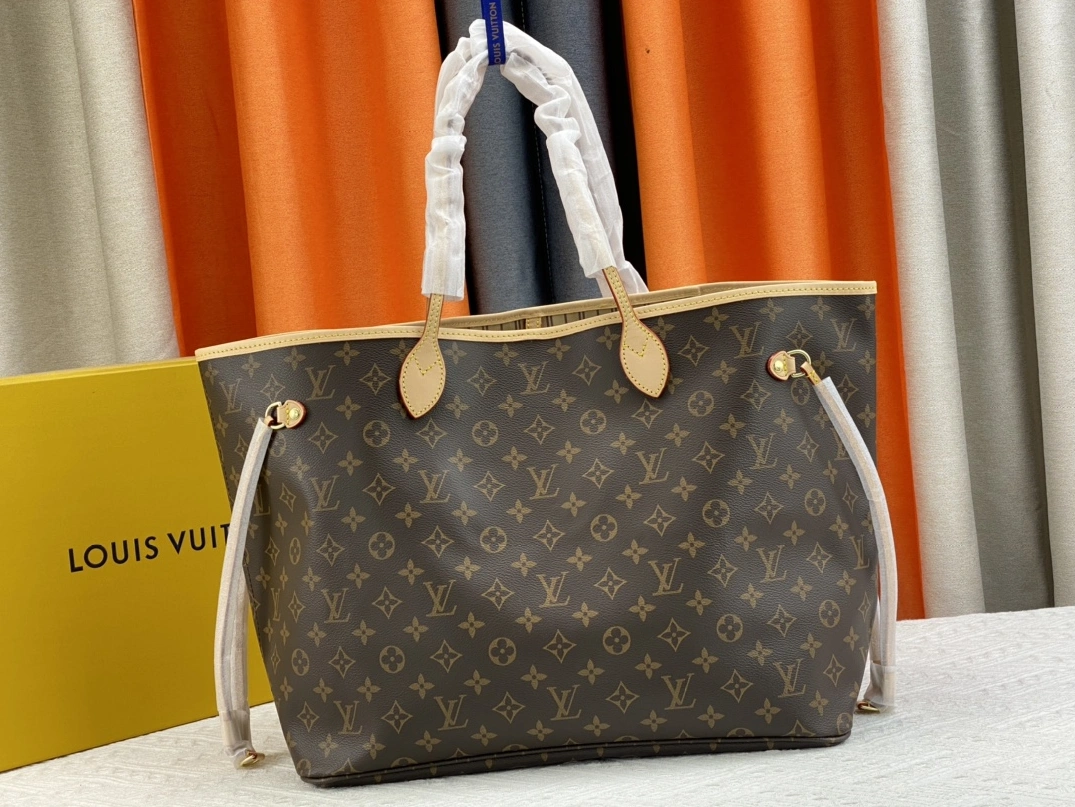 Louis Vuitton AAA Quality Shoulder Bags For Women Practical 9118