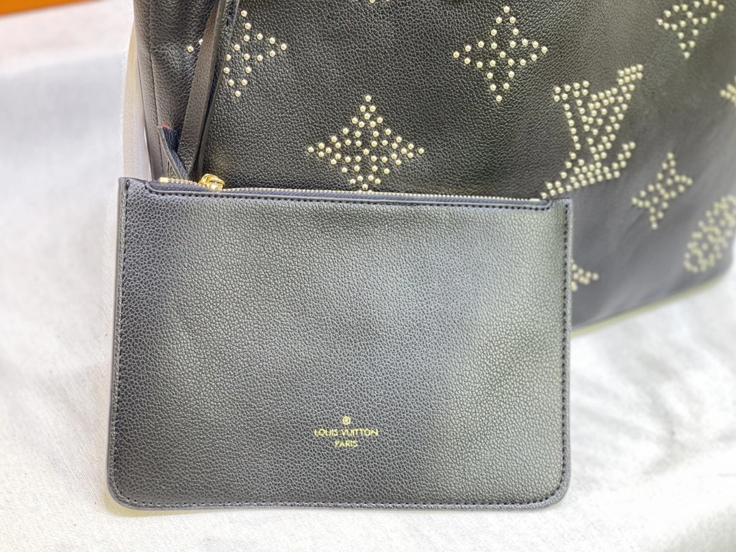 Louis Vuitton AAA Quality Shoulder Bags HighQuality 8429 - Image 6