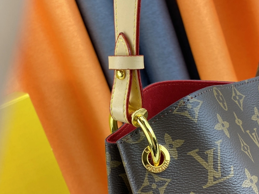 Louis Vuitton AAA Quality Shoulder Bags In Red For Women NewStyle 5878 - Image 5