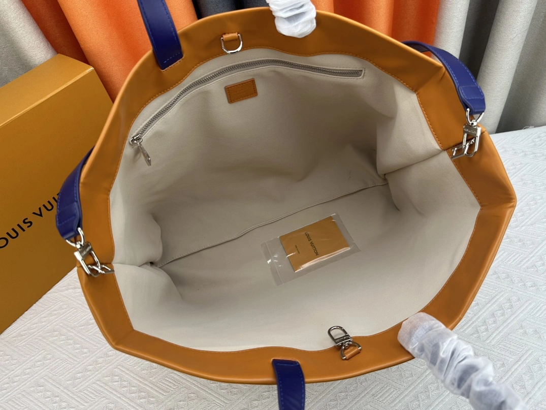 Louis Vuitton AAA Quality Tote-Handbags For Women Vibrant 8561 - Image 8