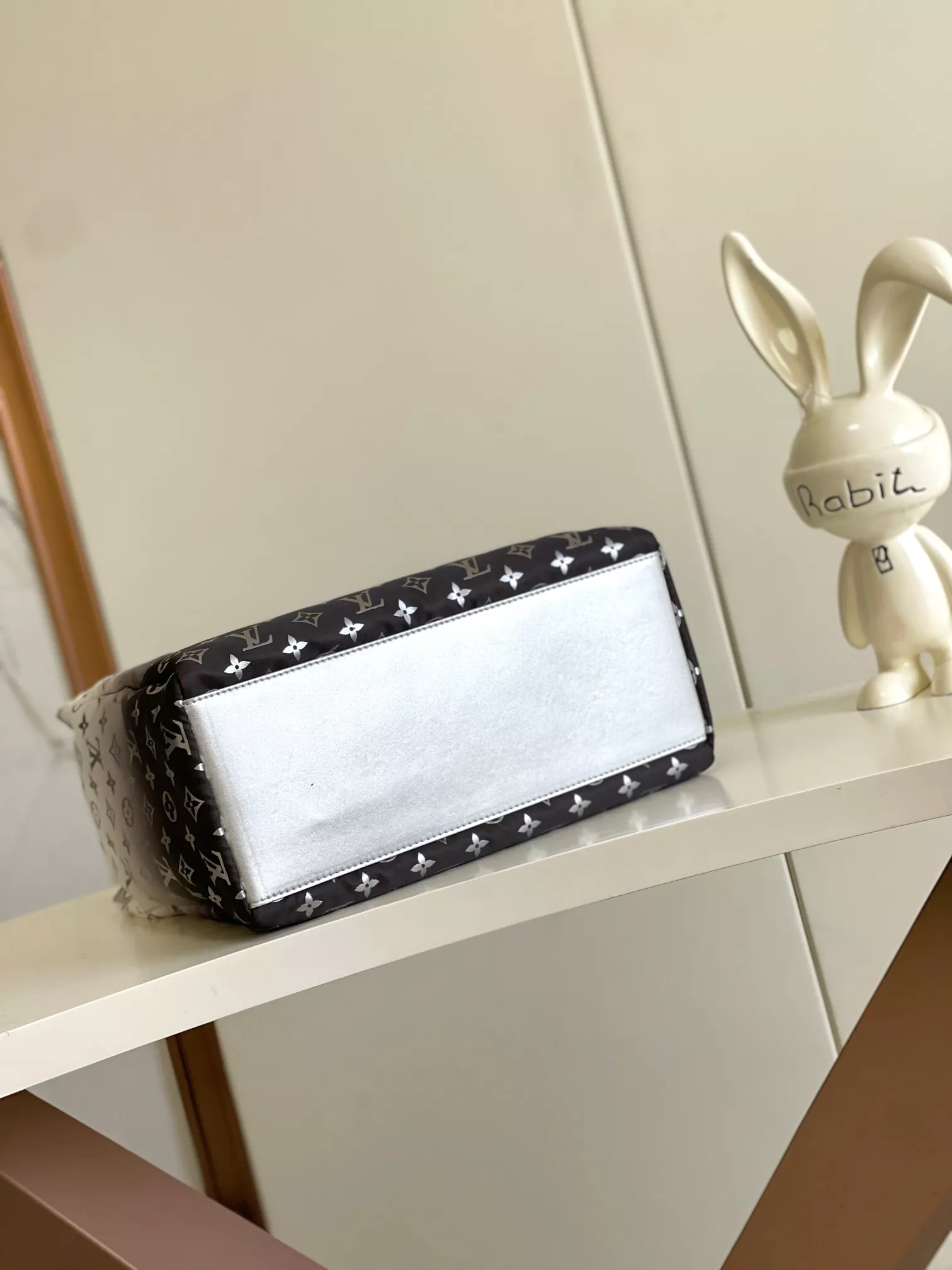 Louis Vuitton AAA Quality Tote-Handbags Lightweight 1112 - Image 4