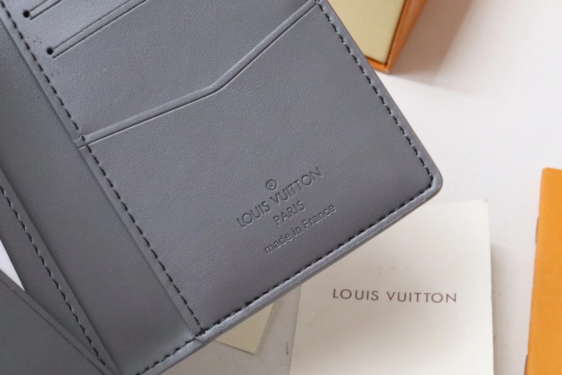 Louis Vuitton AAA Quality Wallets Breathable 6252 - Image 6
