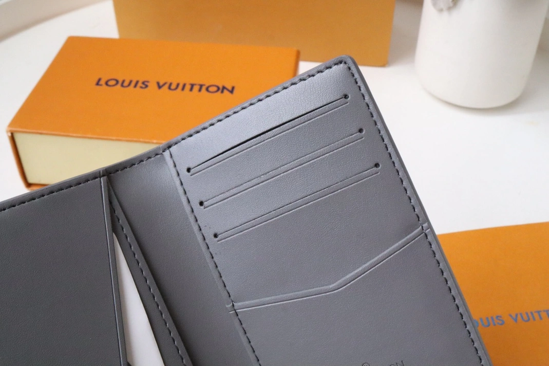 Louis Vuitton AAA Quality Wallets Breathable 6252 - Image 7