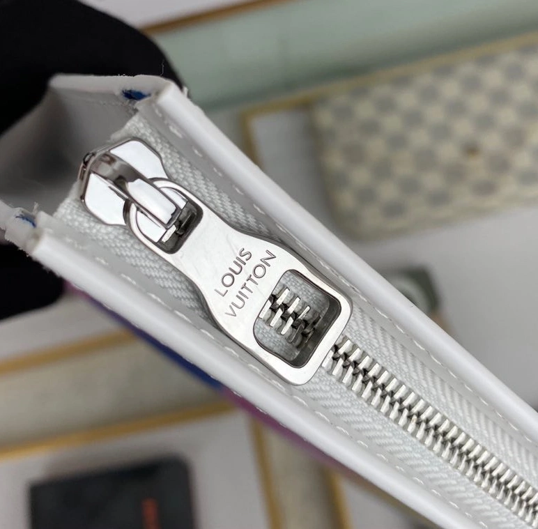 Louis Vuitton AAA Quality Wallets For Unisex Flexible 7428 - Image 3