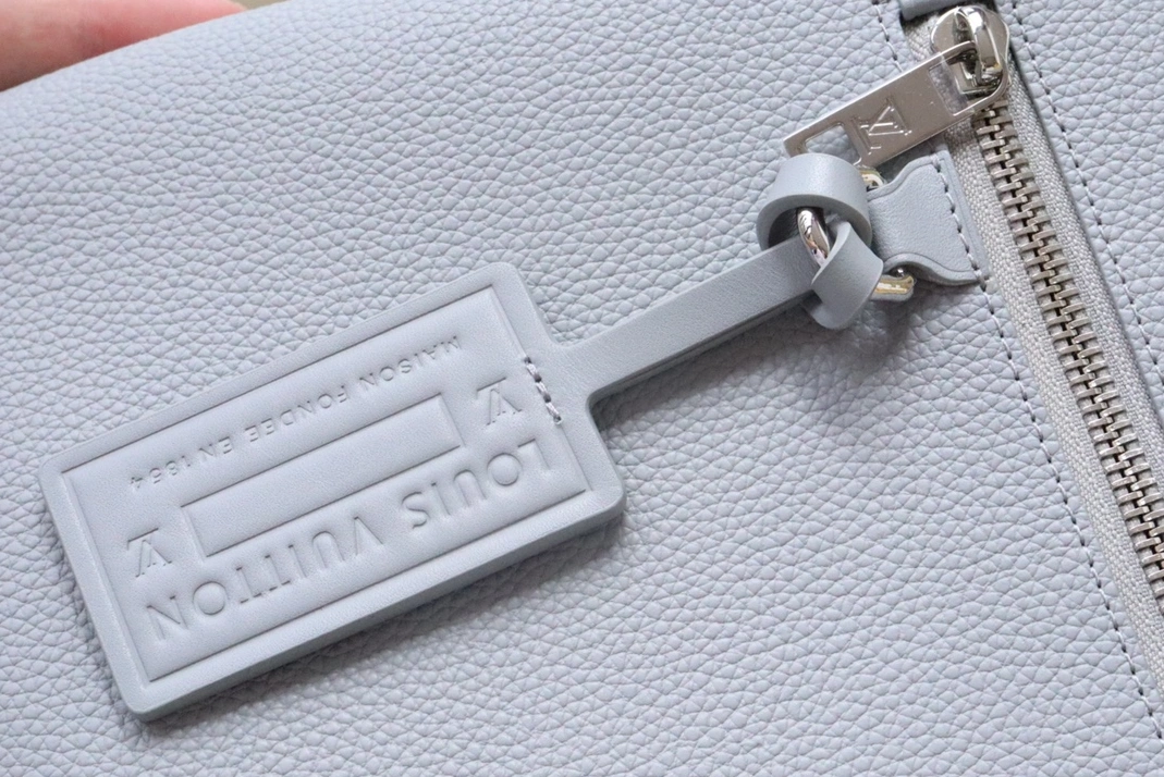 Louis Vuitton AAA Quality Wallets For Unisex SportInspired 4450 - Image 5