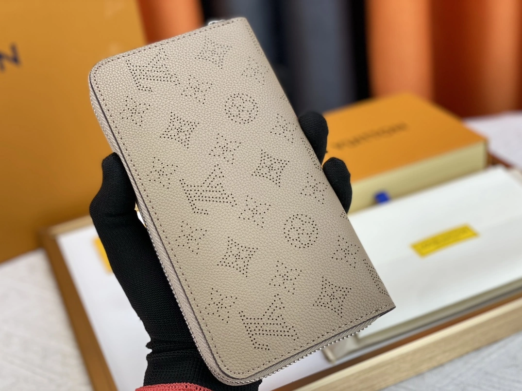 Louis Vuitton AAA Quality Wallets For Women Bold 1129